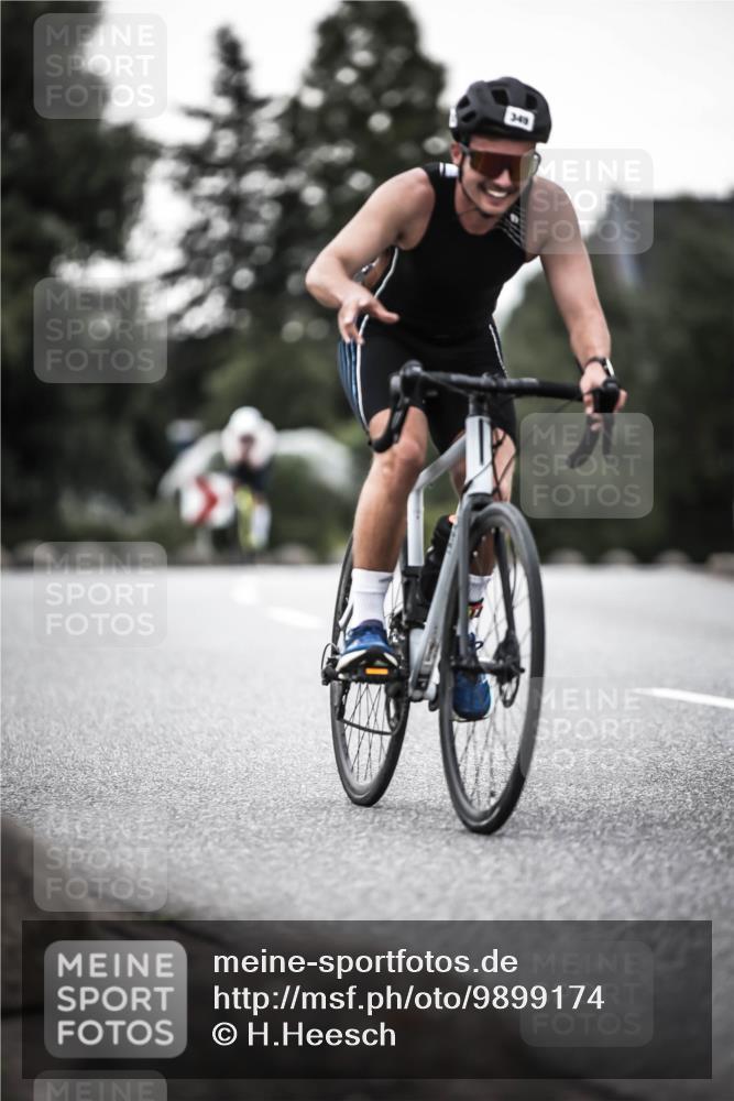 21.06.2026 - 29. Vierlanden-Triathlon H.Heesch http://msf.ph/oto/9899174 21.06.2026 10:06:45 Radfahren 199, 306, 349, 361 meine-sportfotos.de