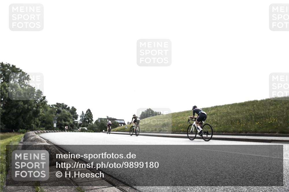 21.06.2026 - 29. Vierlanden-Triathlon H.Heesch http://msf.ph/oto/9899180 21.06.2026 10:53:19 Radfahren 135, 168 meine-sportfotos.de