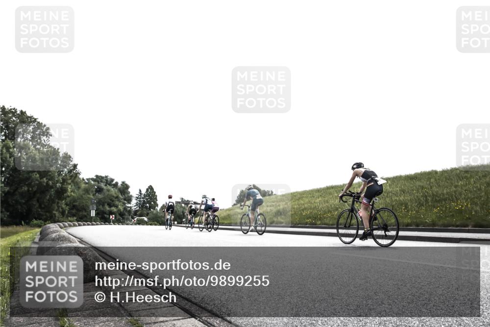 21.06.2026 - 29. Vierlanden-Triathlon H.Heesch http://msf.ph/oto/9899255 21.06.2026 10:54:41 Radfahren 509, 552 meine-sportfotos.de