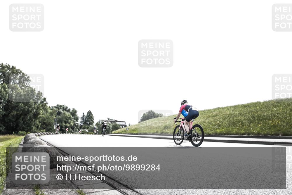 21.06.2026 - 29. Vierlanden-Triathlon H.Heesch http://msf.ph/oto/9899284 21.06.2026 10:57:02 Radfahren 58, 145, 328, 368, 374, 384, 391, 486, 488, 517, 535, 575, 585, 616 meine-sportfotos.de