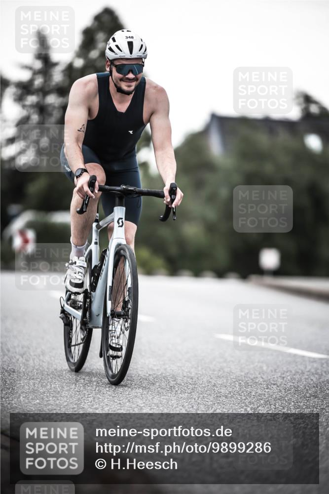 21.06.2026 - 29. Vierlanden-Triathlon H.Heesch http://msf.ph/oto/9899286 21.06.2026 10:07:07 Radfahren 83, 344, 348 meine-sportfotos.de