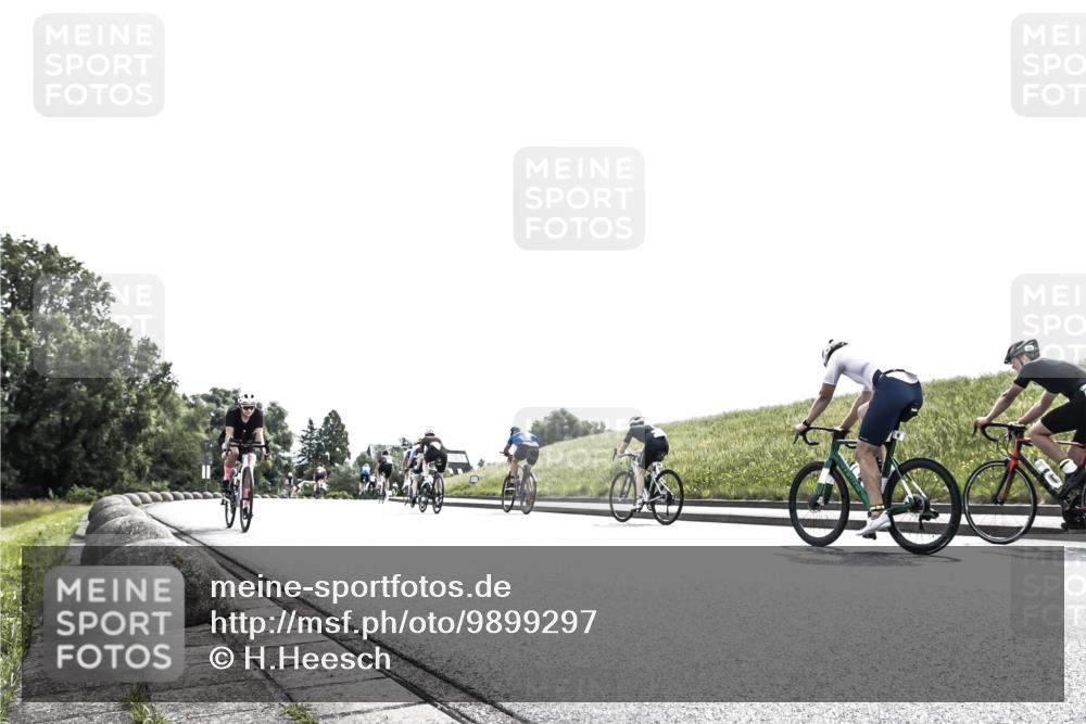 21.06.2026 - 29. Vierlanden-Triathlon H.Heesch http://msf.ph/oto/9899297 21.06.2026 10:57:06 Radfahren 145, 255, 514, 585 meine-sportfotos.de