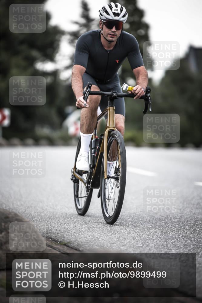 21.06.2026 - 29. Vierlanden-Triathlon H.Heesch http://msf.ph/oto/9899499 21.06.2026 10:07:31 Radfahren 88, 316, 347 meine-sportfotos.de