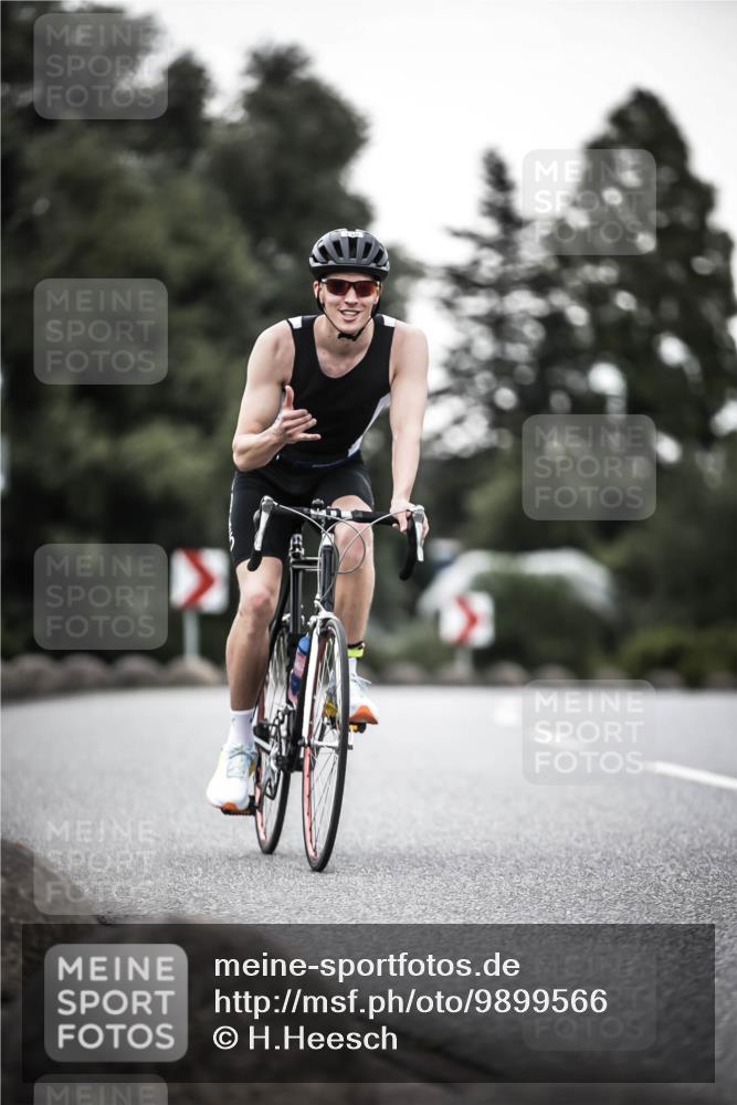 21.06.2026 - 29. Vierlanden-Triathlon H.Heesch http://msf.ph/oto/9899566 21.06.2026 10:07:41 Radfahren 23, 105, 111, 216, 279, 336 meine-sportfotos.de
