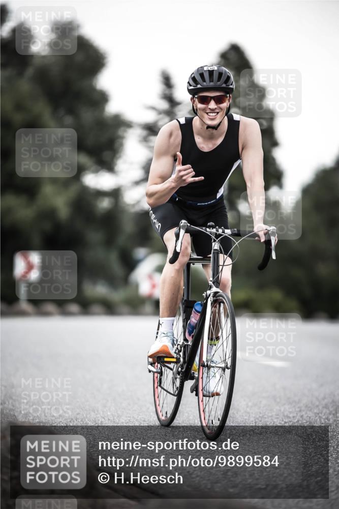 21.06.2026 - 29. Vierlanden-Triathlon H.Heesch http://msf.ph/oto/9899584 21.06.2026 10:07:41 Radfahren 23, 105, 111, 216, 279, 336 meine-sportfotos.de