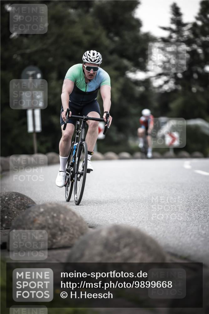 21.06.2026 - 29. Vierlanden-Triathlon H.Heesch http://msf.ph/oto/9899668 21.06.2026 10:07:56 Radfahren 7, 59, 104, 167, 220, 305, 320, 334 meine-sportfotos.de