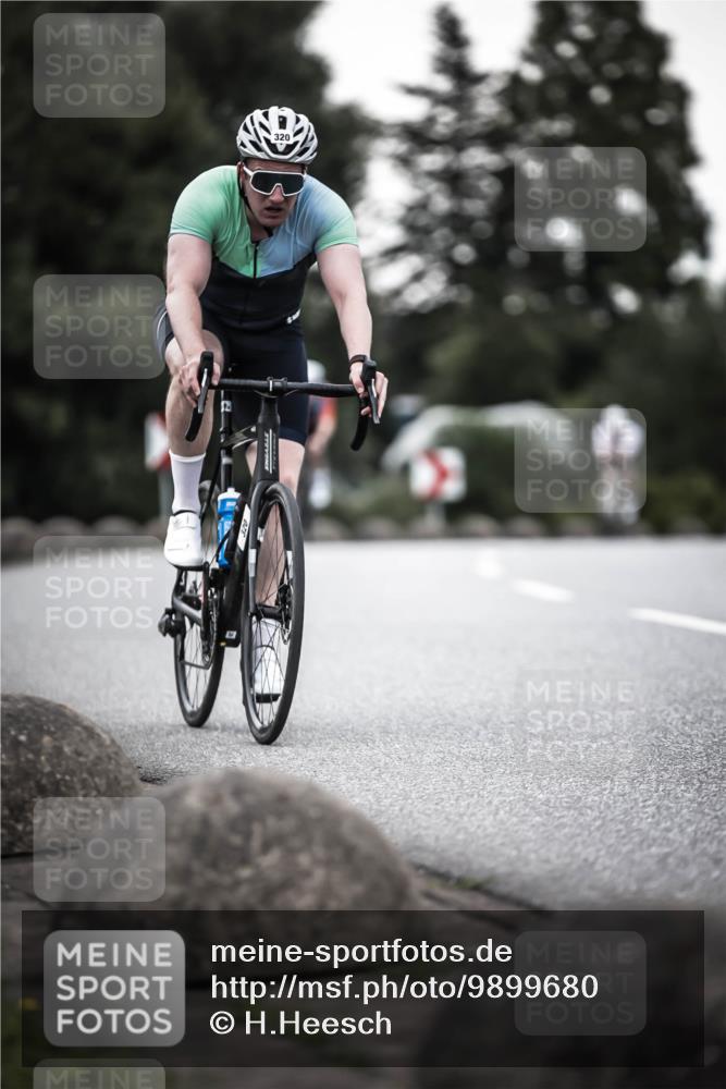 21.06.2026 - 29. Vierlanden-Triathlon H.Heesch http://msf.ph/oto/9899680 21.06.2026 10:07:56 Radfahren 7, 59, 104, 167, 220, 305, 320, 334 meine-sportfotos.de