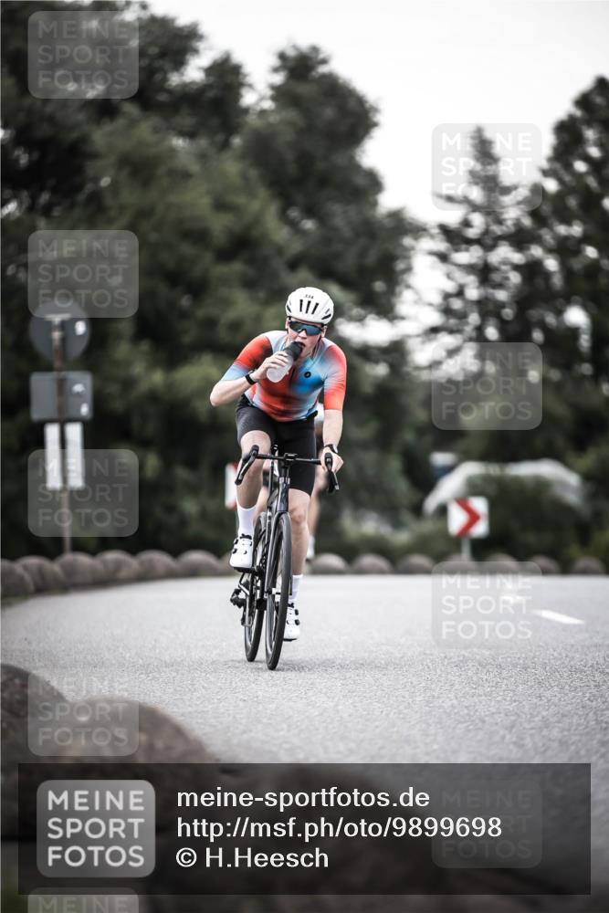 21.06.2026 - 29. Vierlanden-Triathlon H.Heesch http://msf.ph/oto/9899698 21.06.2026 10:08:00 Radfahren 7, 59, 80, 305, 320, 334 meine-sportfotos.de