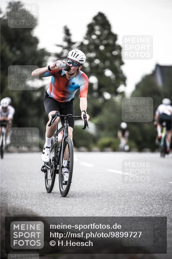 21.06.2026 - 29. Vierlanden-Triathlon H.Heesch http://msf.ph/oto/9899727 21.06.2026 10:08:00 Radfahren 7, 59, 80, 305, 320, 334 meine-sportfotos.de