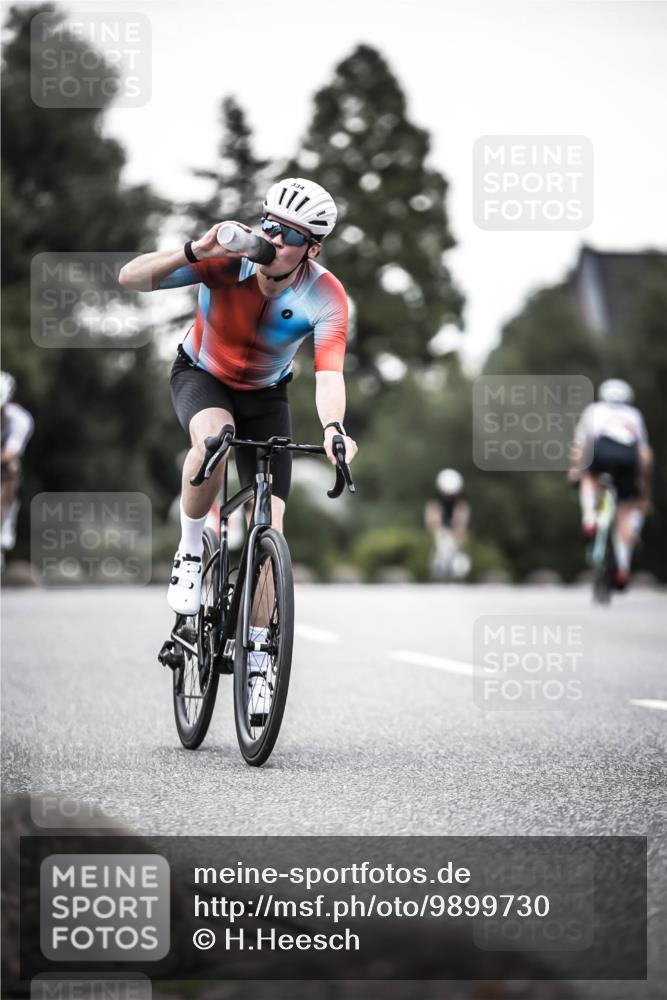 21.06.2026 - 29. Vierlanden-Triathlon H.Heesch http://msf.ph/oto/9899730 21.06.2026 10:08:00 Radfahren 7, 59, 80, 305, 320, 334 meine-sportfotos.de