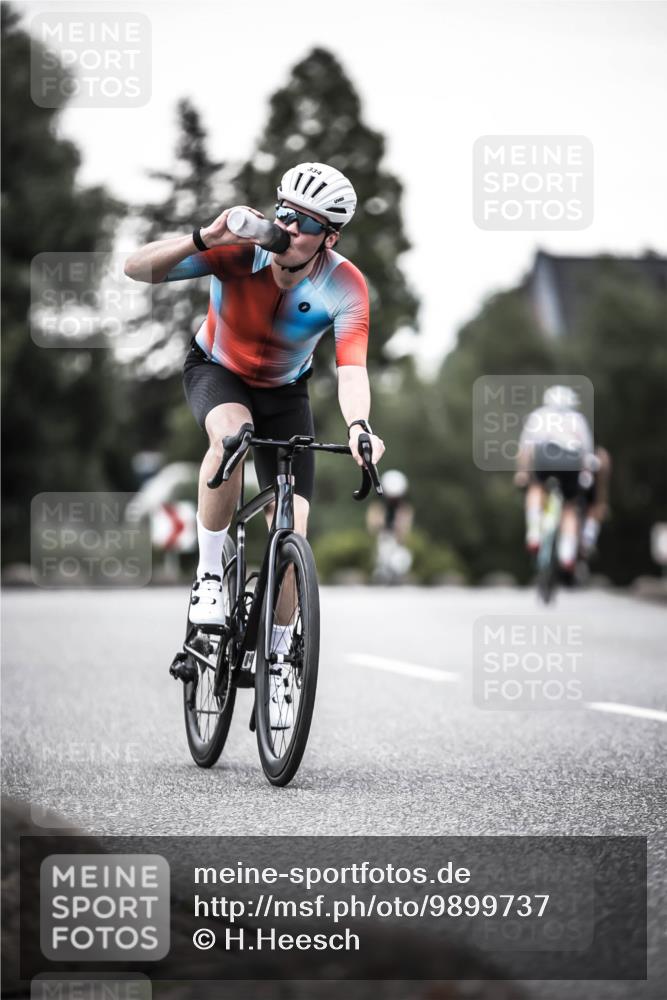 21.06.2026 - 29. Vierlanden-Triathlon H.Heesch http://msf.ph/oto/9899737 21.06.2026 10:08:00 Radfahren 7, 59, 80, 305, 320, 334 meine-sportfotos.de