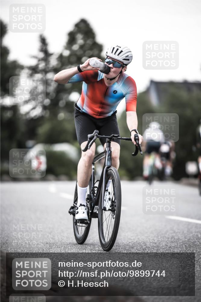 21.06.2026 - 29. Vierlanden-Triathlon H.Heesch http://msf.ph/oto/9899744 21.06.2026 10:08:01 Radfahren 7, 59, 80, 305, 334, 371 meine-sportfotos.de