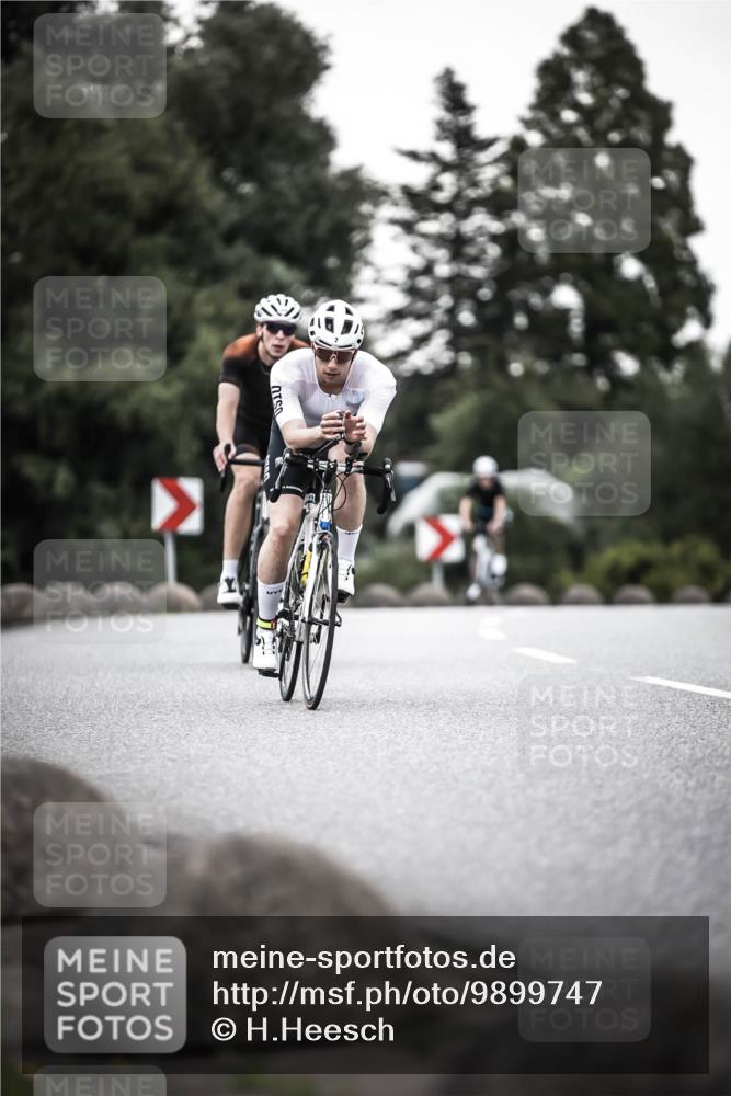 21.06.2026 - 29. Vierlanden-Triathlon H.Heesch http://msf.ph/oto/9899747 21.06.2026 10:08:02 Radfahren 7, 59, 80, 305, 334, 371 meine-sportfotos.de