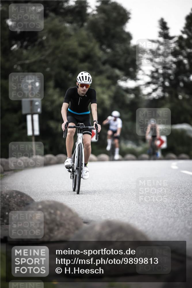 21.06.2026 - 29. Vierlanden-Triathlon H.Heesch http://msf.ph/oto/9899813 21.06.2026 10:08:07 Radfahren 38, 80, 305, 371, 373 meine-sportfotos.de