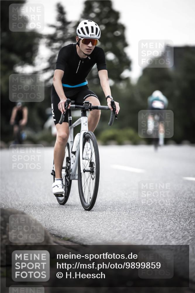 21.06.2026 - 29. Vierlanden-Triathlon H.Heesch http://msf.ph/oto/9899859 21.06.2026 10:08:08 Radfahren 38, 80, 371, 373 meine-sportfotos.de