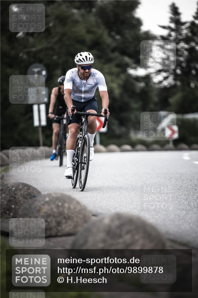 21.06.2026 - 29. Vierlanden-Triathlon H.Heesch http://msf.ph/oto/9899878 21.06.2026 10:08:12 Radfahren 38, 371, 373 meine-sportfotos.de