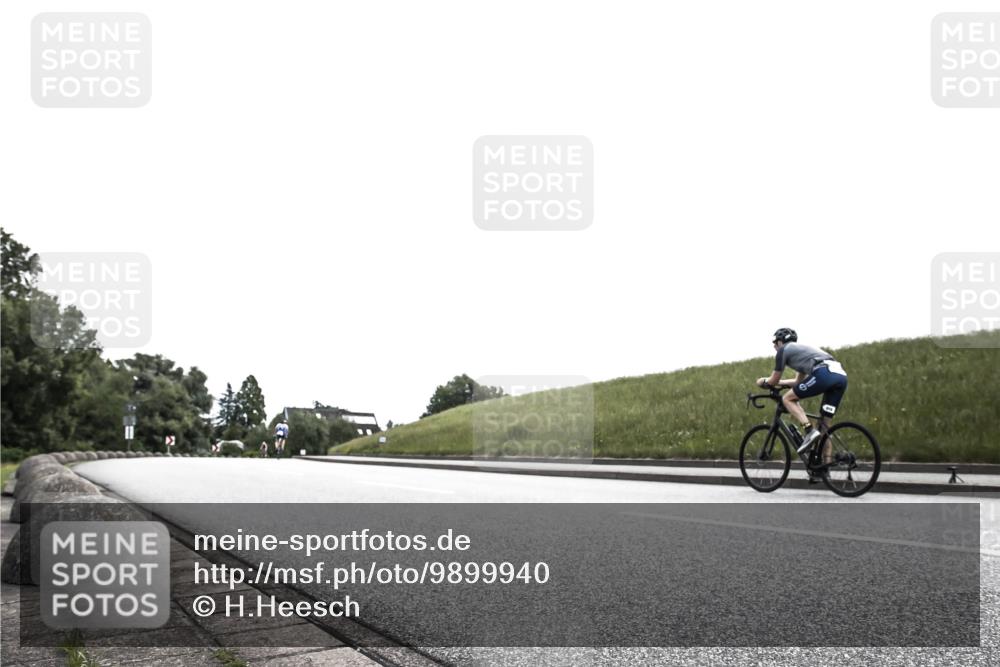 21.06.2026 - 29. Vierlanden-Triathlon H.Heesch http://msf.ph/oto/9899940 21.06.2026 12:35:00 Radfahren  meine-sportfotos.de