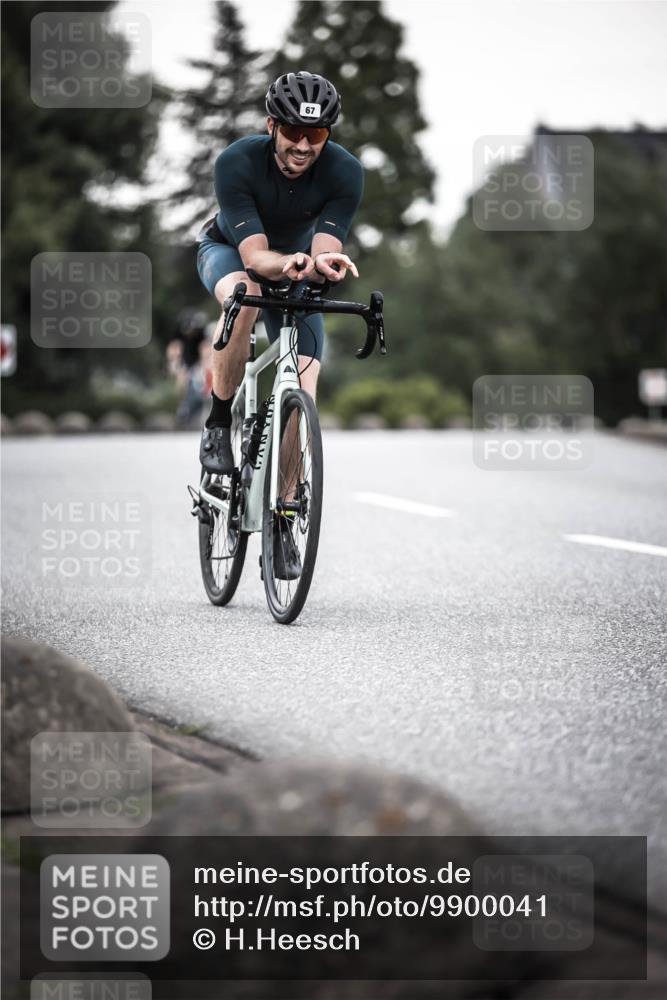 21.06.2026 - 29. Vierlanden-Triathlon H.Heesch http://msf.ph/oto/9900041 21.06.2026 10:08:31 Radfahren 67, 173, 358 meine-sportfotos.de