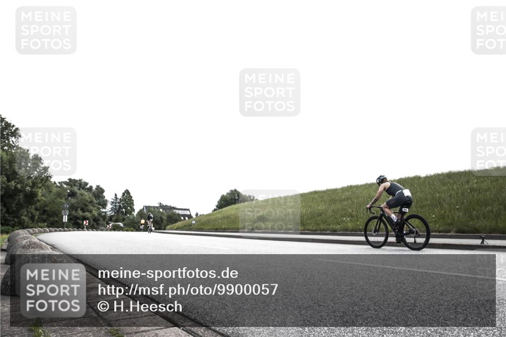 21.06.2026 - 29. Vierlanden-Triathlon H.Heesch http://msf.ph/oto/9900057 21.06.2026 12:39:49 Radfahren  meine-sportfotos.de