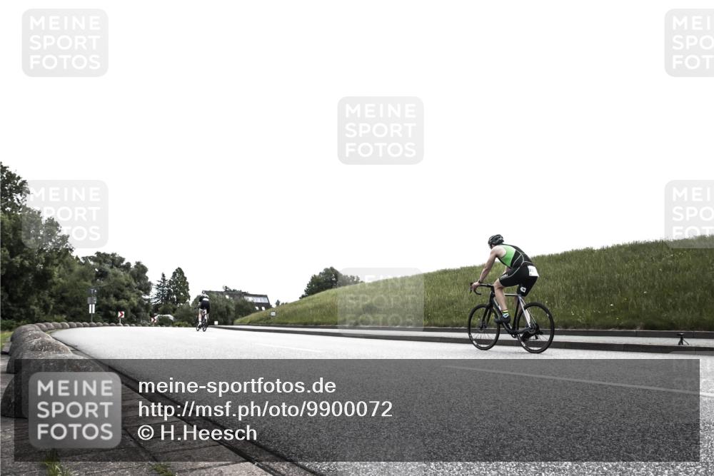 21.06.2026 - 29. Vierlanden-Triathlon H.Heesch http://msf.ph/oto/9900072 21.06.2026 12:40:09 Radfahren  meine-sportfotos.de