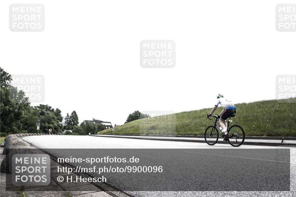 21.06.2026 - 29. Vierlanden-Triathlon H.Heesch http://msf.ph/oto/9900096 21.06.2026 12:43:42 Radfahren 873 meine-sportfotos.de