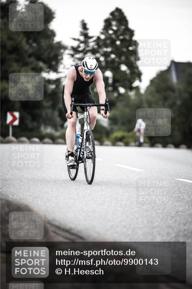 21.06.2026 - 29. Vierlanden-Triathlon H.Heesch http://msf.ph/oto/9900143 21.06.2026 10:08:40 Radfahren 82, 212, 277, 358 meine-sportfotos.de