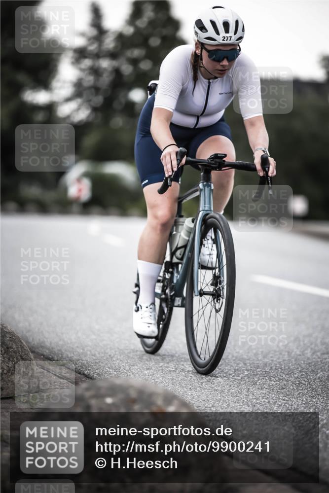 21.06.2026 - 29. Vierlanden-Triathlon H.Heesch http://msf.ph/oto/9900241 21.06.2026 10:08:48 Radfahren 30, 212, 269, 277 meine-sportfotos.de