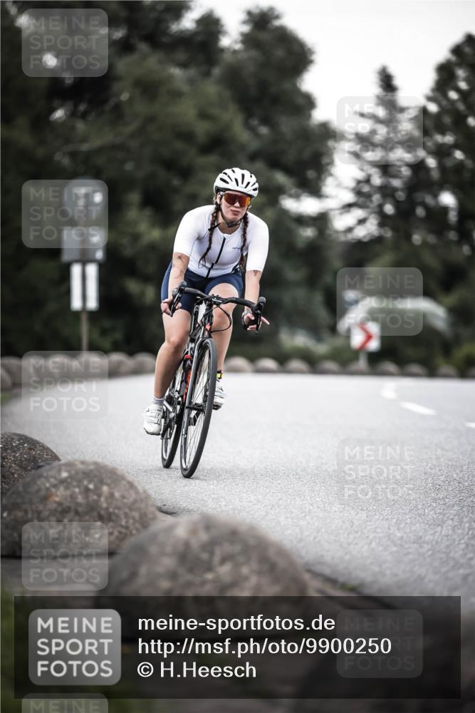 21.06.2026 - 29. Vierlanden-Triathlon H.Heesch http://msf.ph/oto/9900250 21.06.2026 10:08:51 Radfahren 30, 269, 277 meine-sportfotos.de
