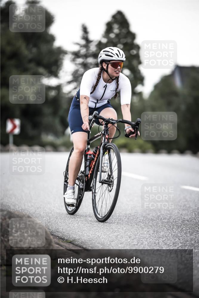 21.06.2026 - 29. Vierlanden-Triathlon H.Heesch http://msf.ph/oto/9900279 21.06.2026 10:08:51 Radfahren 30, 269, 277 meine-sportfotos.de