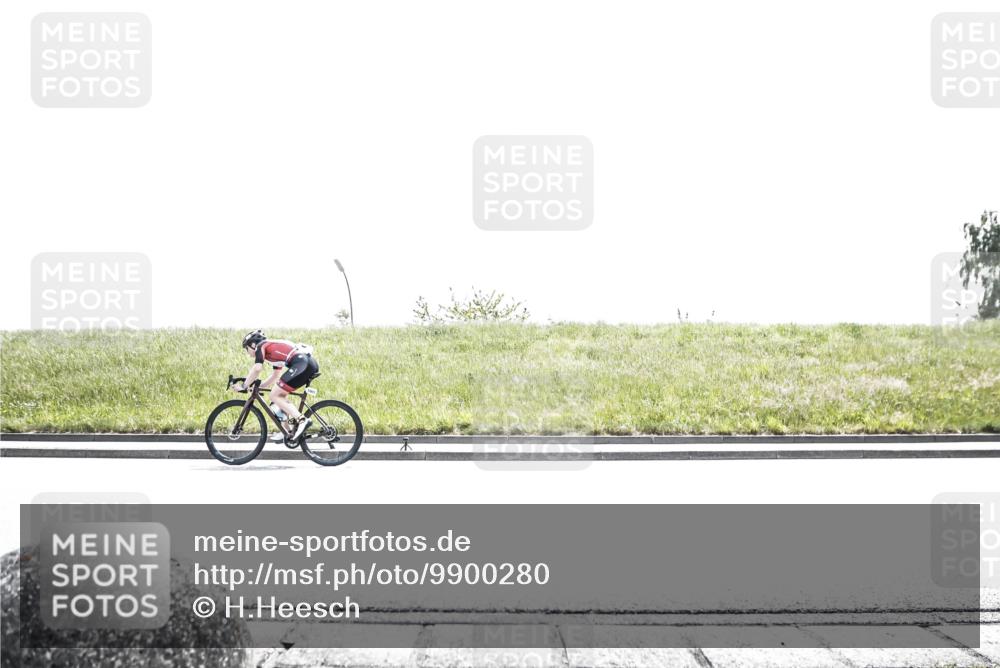 21.06.2026 - 29. Vierlanden-Triathlon H.Heesch http://msf.ph/oto/9900280 21.06.2026 13:07:42 Radfahren 1005 meine-sportfotos.de