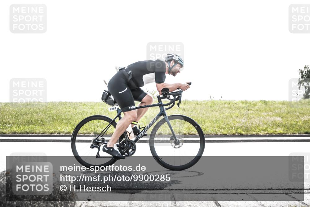 21.06.2026 - 29. Vierlanden-Triathlon H.Heesch http://msf.ph/oto/9900285 21.06.2026 13:08:13 Radfahren 1057, 1073 meine-sportfotos.de