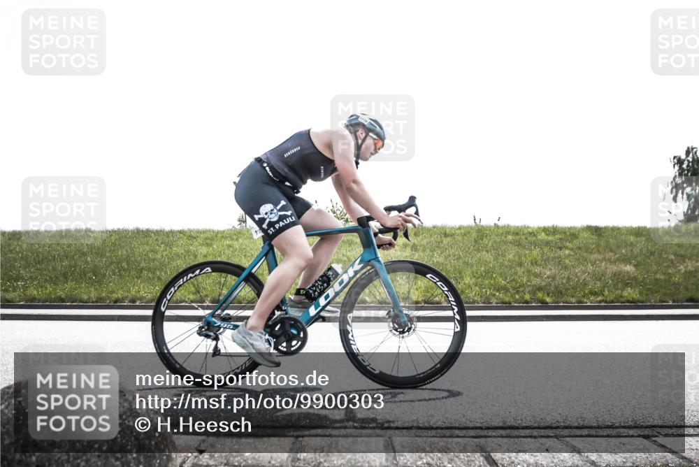 21.06.2026 - 29. Vierlanden-Triathlon H.Heesch http://msf.ph/oto/9900303 21.06.2026 13:13:52 Radfahren 1116 meine-sportfotos.de