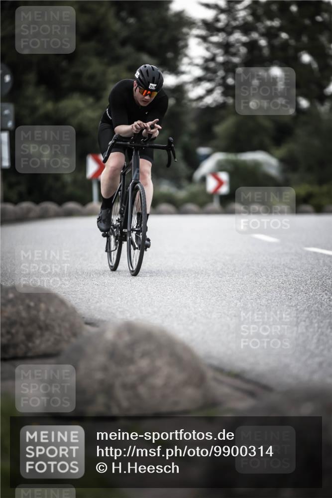 21.06.2026 - 29. Vierlanden-Triathlon H.Heesch http://msf.ph/oto/9900314 21.06.2026 10:09:05 Radfahren 313 meine-sportfotos.de