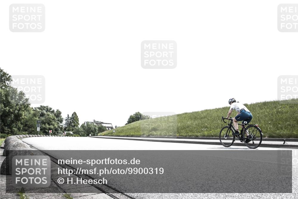 21.06.2026 - 29. Vierlanden-Triathlon H.Heesch http://msf.ph/oto/9900319 21.06.2026 12:58:28 Radfahren  meine-sportfotos.de