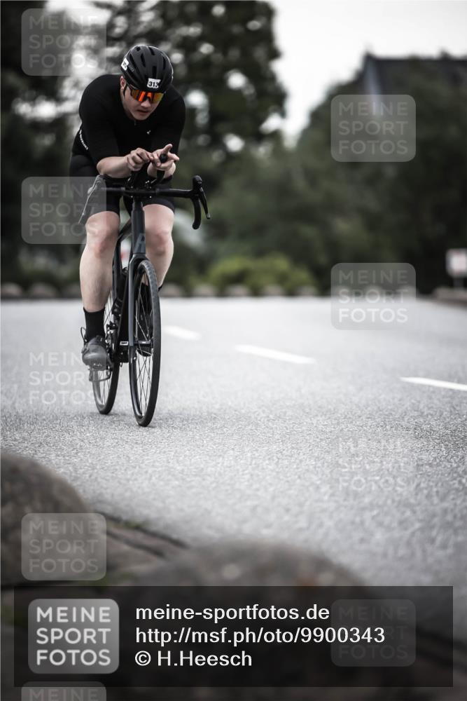 21.06.2026 - 29. Vierlanden-Triathlon H.Heesch http://msf.ph/oto/9900343 21.06.2026 10:09:05 Radfahren 313 meine-sportfotos.de