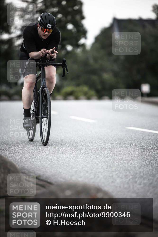21.06.2026 - 29. Vierlanden-Triathlon H.Heesch http://msf.ph/oto/9900346 21.06.2026 10:09:06 Radfahren 313 meine-sportfotos.de