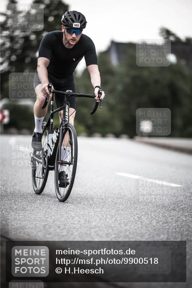 21.06.2026 - 29. Vierlanden-Triathlon H.Heesch http://msf.ph/oto/9900518 21.06.2026 10:09:24 Radfahren 25, 153, 191, 303 meine-sportfotos.de