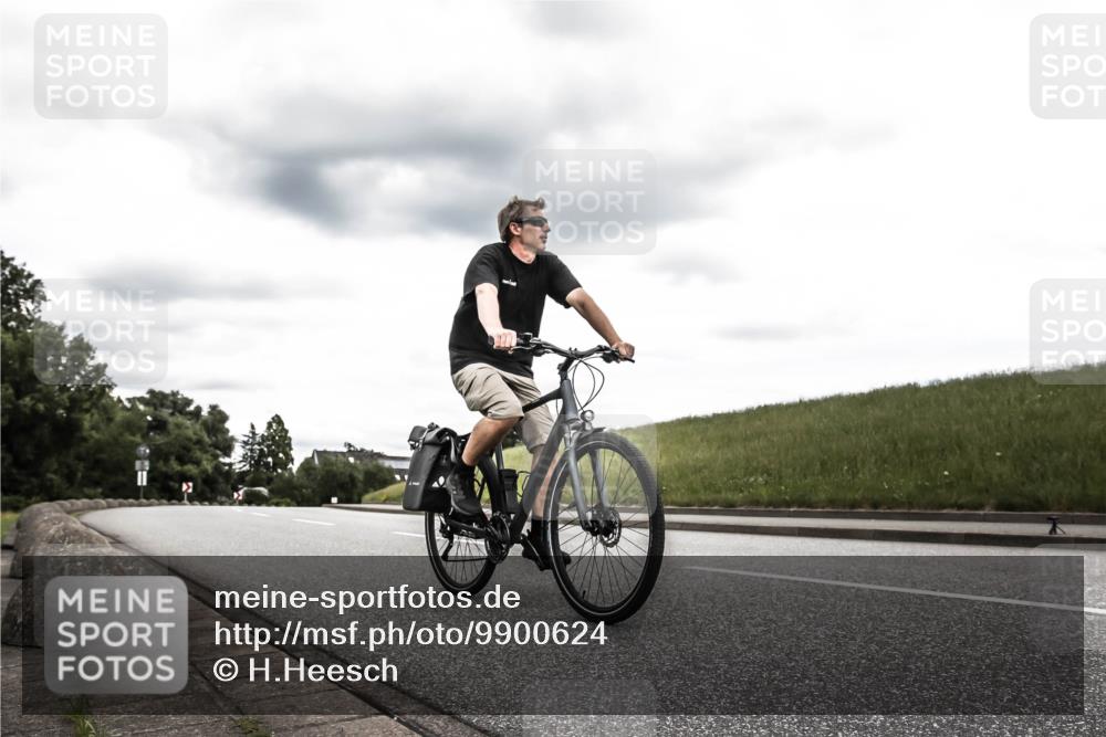 21.06.2026 - 29. Vierlanden-Triathlon H.Heesch http://msf.ph/oto/9900624 21.06.2026 14:31:57 Radfahren  meine-sportfotos.de