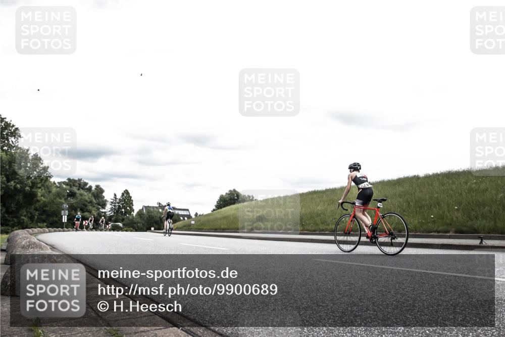 21.06.2026 - 29. Vierlanden-Triathlon H.Heesch http://msf.ph/oto/9900689 21.06.2026 14:43:37 Radfahren 1267, 1282, 1288 meine-sportfotos.de