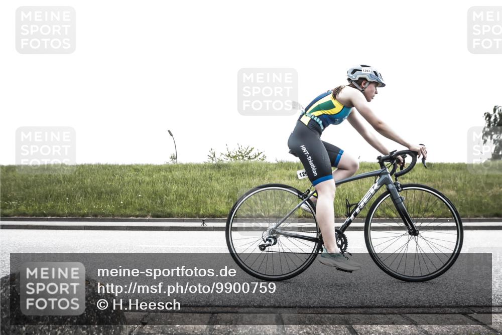 21.06.2026 - 29. Vierlanden-Triathlon H.Heesch http://msf.ph/oto/9900759 21.06.2026 14:43:12 Radfahren 1239, 1254, 1265, 1272, 1284, 1293 meine-sportfotos.de