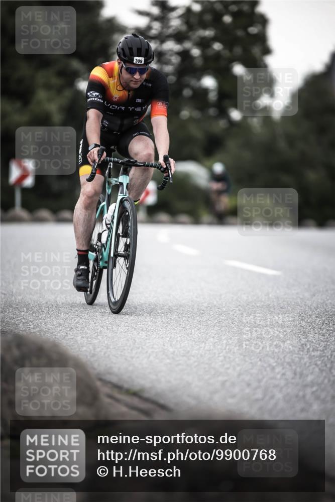 21.06.2026 - 29. Vierlanden-Triathlon H.Heesch http://msf.ph/oto/9900768 21.06.2026 10:09:57 Radfahren 29, 40, 69, 309 meine-sportfotos.de