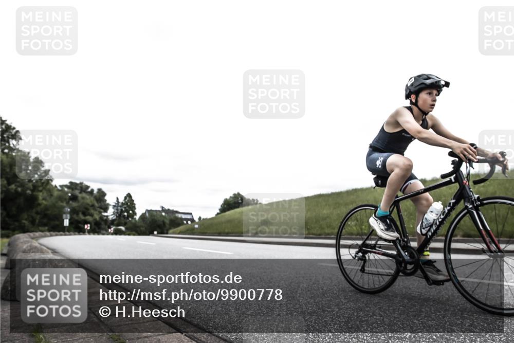 21.06.2026 - 29. Vierlanden-Triathlon H.Heesch http://msf.ph/oto/9900778 21.06.2026 14:47:49 Radfahren 1292 meine-sportfotos.de