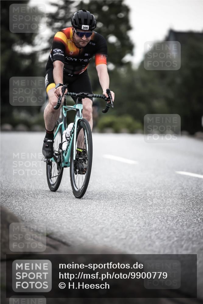 21.06.2026 - 29. Vierlanden-Triathlon H.Heesch http://msf.ph/oto/9900779 21.06.2026 10:09:57 Radfahren 29, 40, 69, 309 meine-sportfotos.de