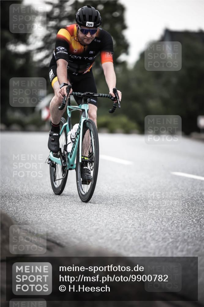 21.06.2026 - 29. Vierlanden-Triathlon H.Heesch http://msf.ph/oto/9900782 21.06.2026 10:09:57 Radfahren 29, 40, 69, 309 meine-sportfotos.de