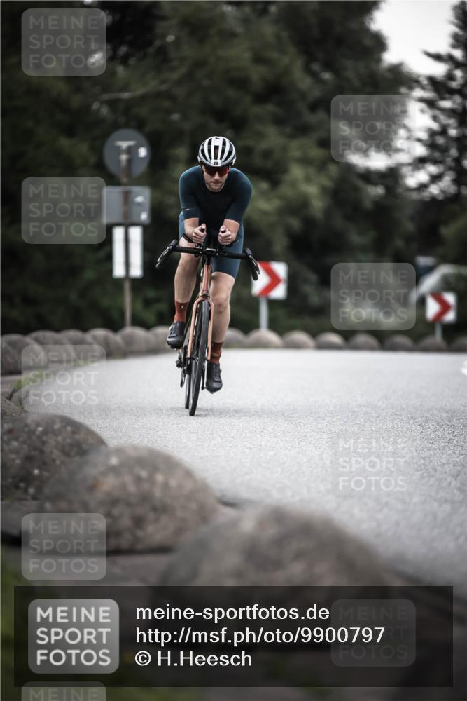 21.06.2026 - 29. Vierlanden-Triathlon H.Heesch http://msf.ph/oto/9900797 21.06.2026 10:10:03 Radfahren 29 meine-sportfotos.de