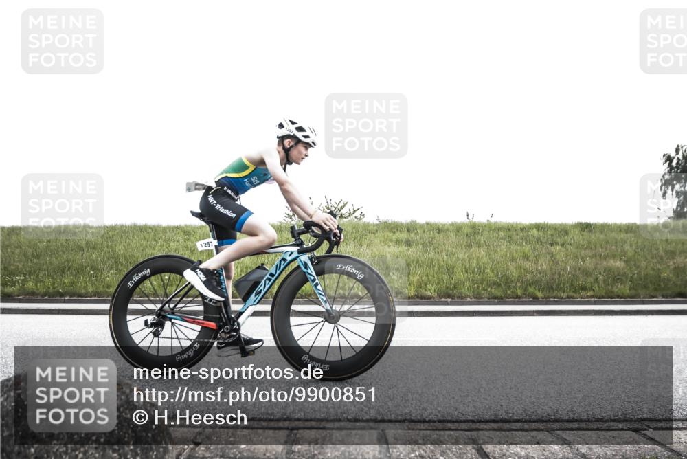 21.06.2026 - 29. Vierlanden-Triathlon H.Heesch http://msf.ph/oto/9900851 21.06.2026 14:44:19 Radfahren 1257, 1260 meine-sportfotos.de