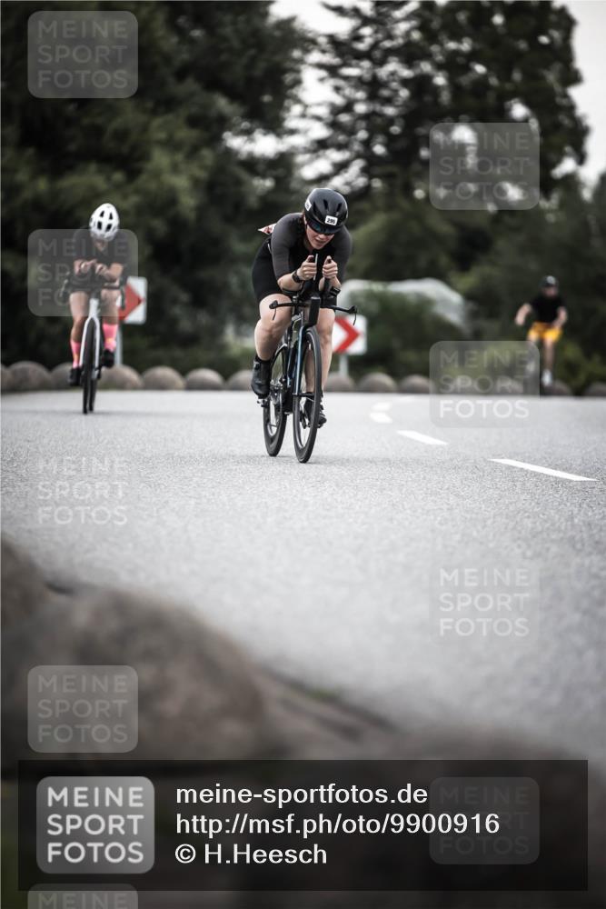 21.06.2026 - 29. Vierlanden-Triathlon H.Heesch http://msf.ph/oto/9900916 21.06.2026 10:10:21 Radfahren 171, 230, 255, 295 meine-sportfotos.de