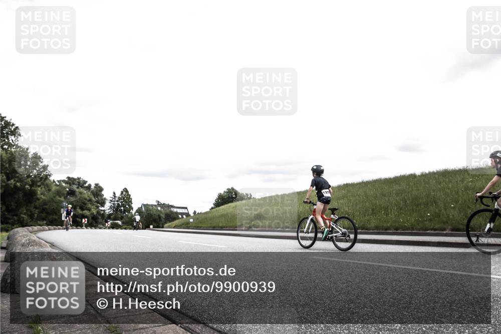 21.06.2026 - 29. Vierlanden-Triathlon H.Heesch http://msf.ph/oto/9900939 21.06.2026 15:00:06 Radfahren 1316 meine-sportfotos.de