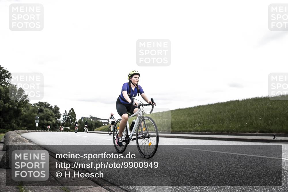 21.06.2026 - 29. Vierlanden-Triathlon H.Heesch http://msf.ph/oto/9900949 21.06.2026 15:00:10 Radfahren 1316 meine-sportfotos.de