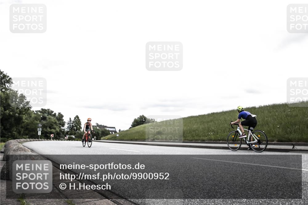 21.06.2026 - 29. Vierlanden-Triathlon H.Heesch http://msf.ph/oto/9900952 21.06.2026 15:00:19 Radfahren 1326 meine-sportfotos.de